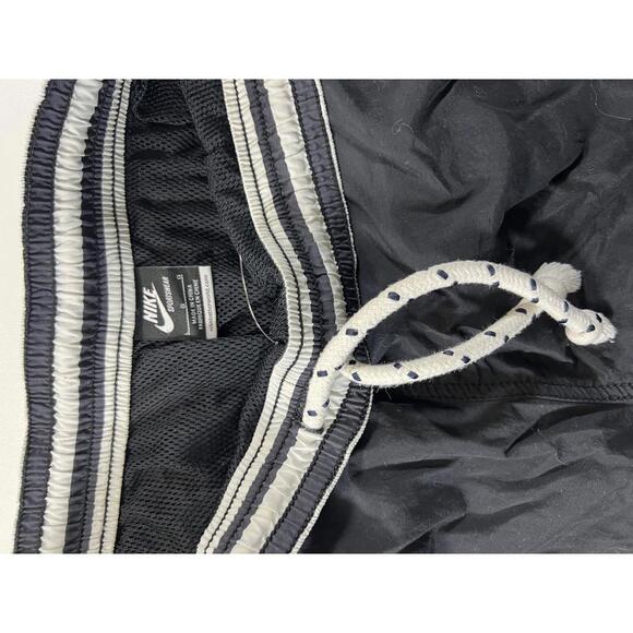 Vintage Nike Juventus Soccer Shorts - Picture 4 of 10